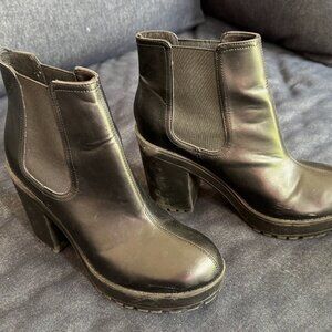 5/$25 ⚡ Black H&M Divided boots
